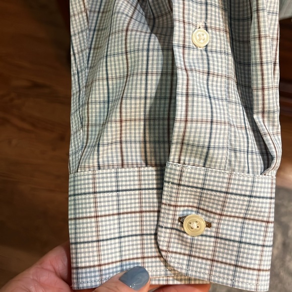 Traditional Fit JosABank Reserve Dress shirt. Button tab collar. Like new. - Picture 3 of 6